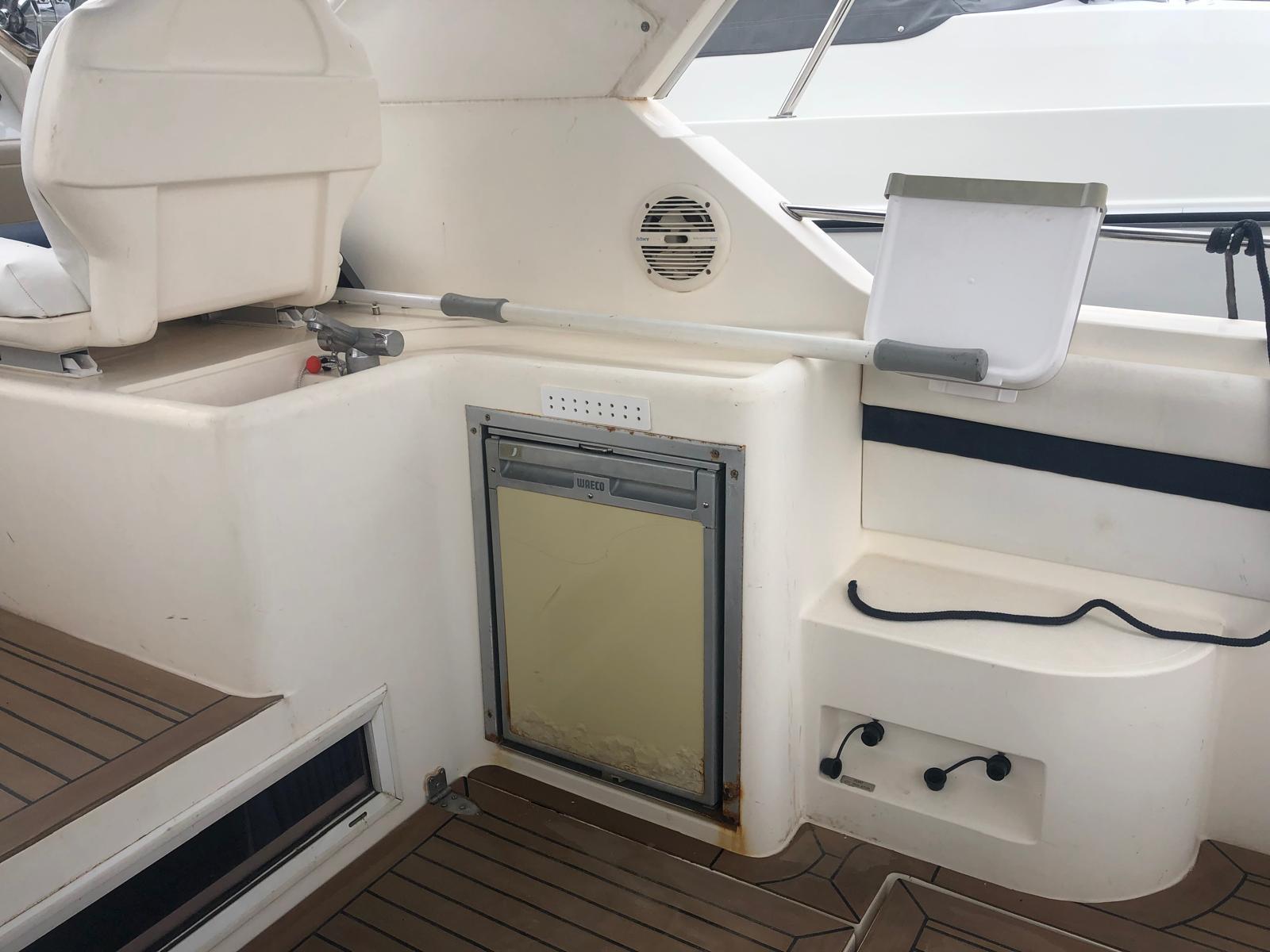 Fairline 31 style=