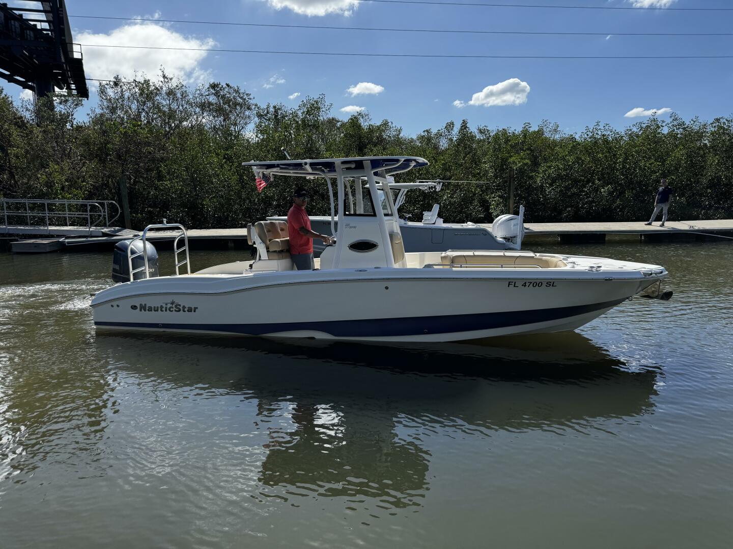 2019 Nauticstar 251 Hybrid-3