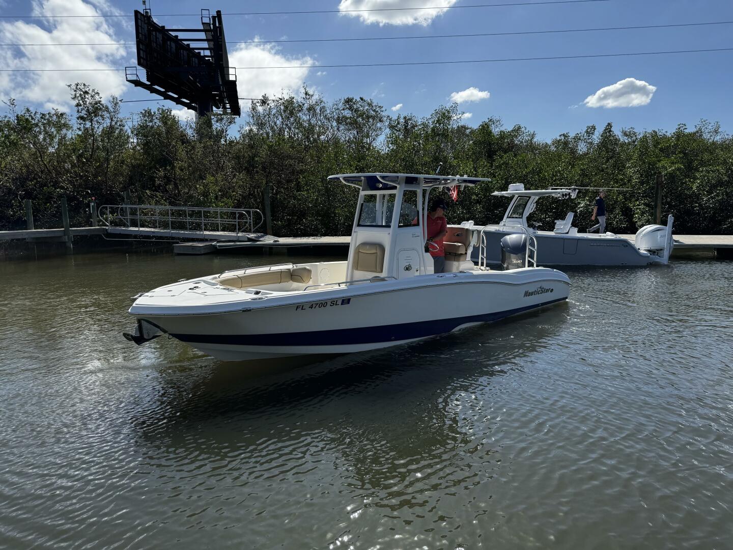 2019 Nauticstar 251 Hybrid-11