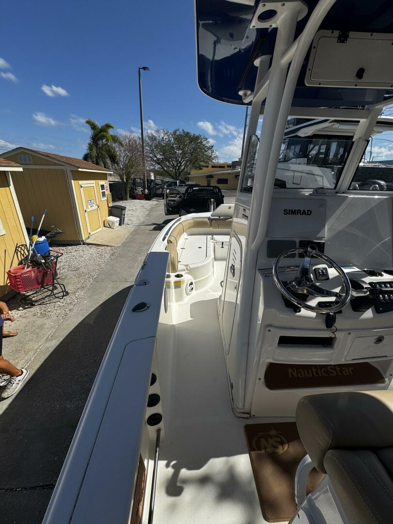 2019 Nauticstar 251 Hybrid-13