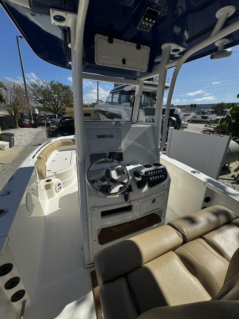 2019 Nauticstar 251 Hybrid-14