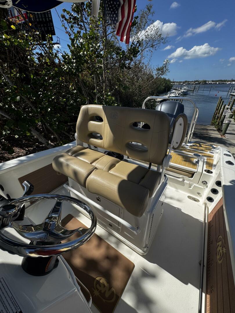 2019 Nauticstar 251 Hybrid-25