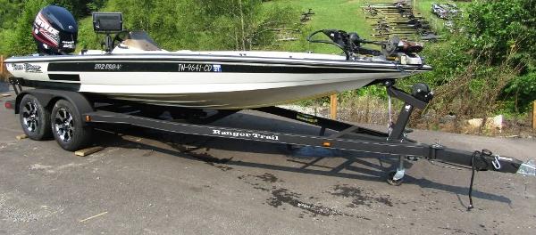 1997 Blazer boat for sale, model of the boat is 202 Pro-V & Image # 1 of 18