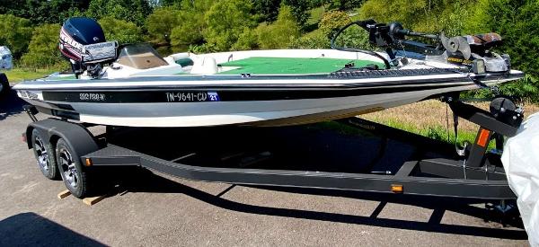1997 Blazer boat for sale, model of the boat is 202 Pro-V & Image # 16 of 18