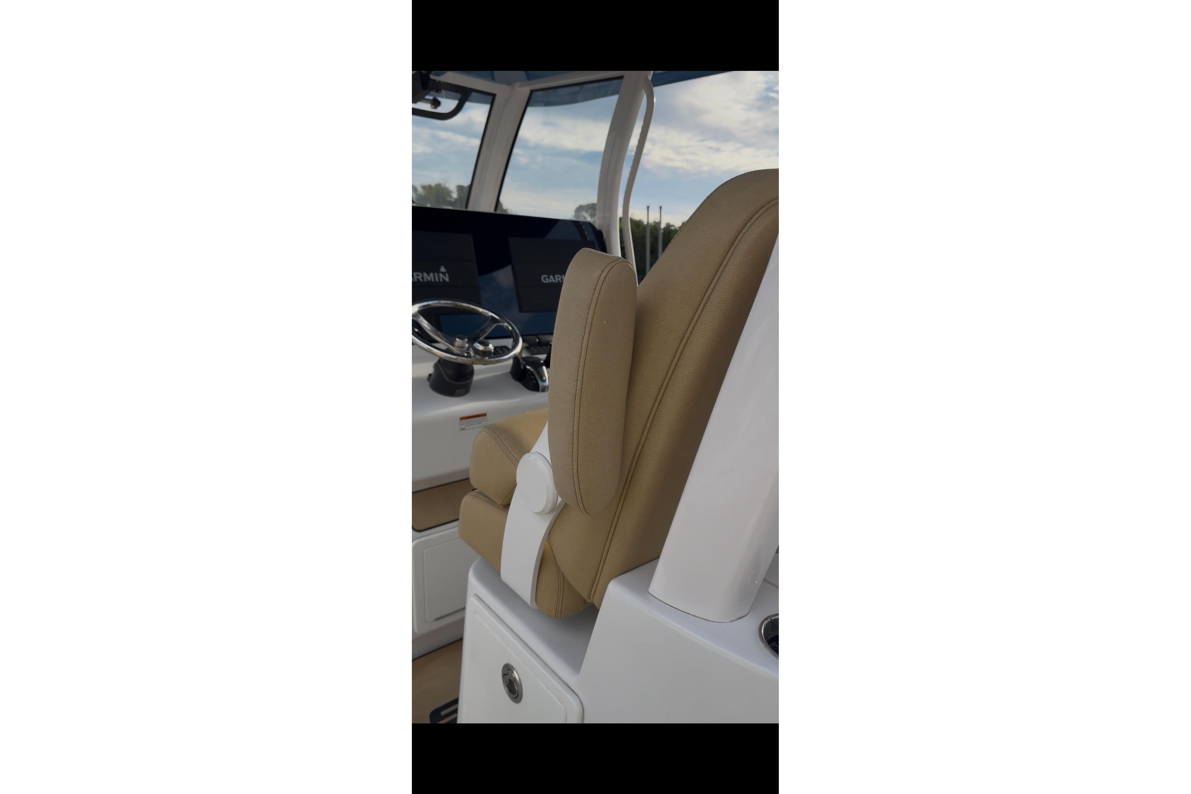 2023 Sportsman Open 322 Center Console-32