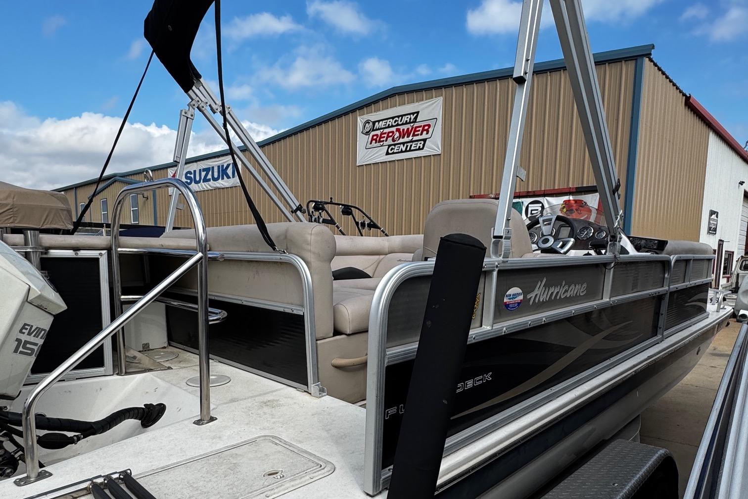 2014 Hurricane FunDeck 226F-2