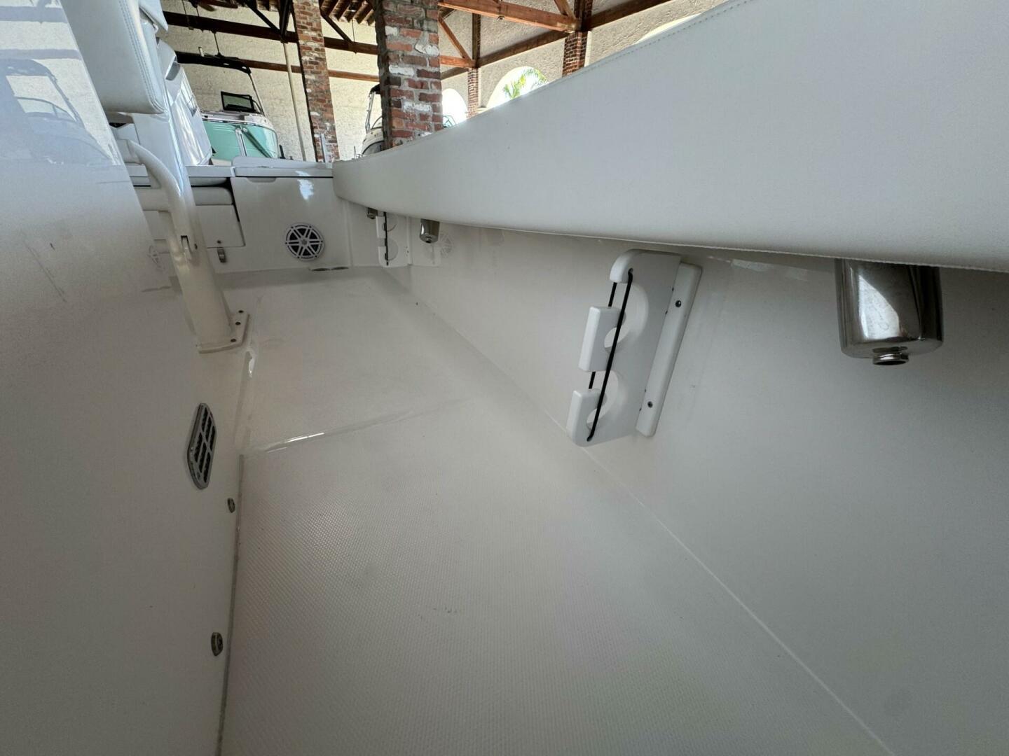 2025 Regulator 24 XO-14