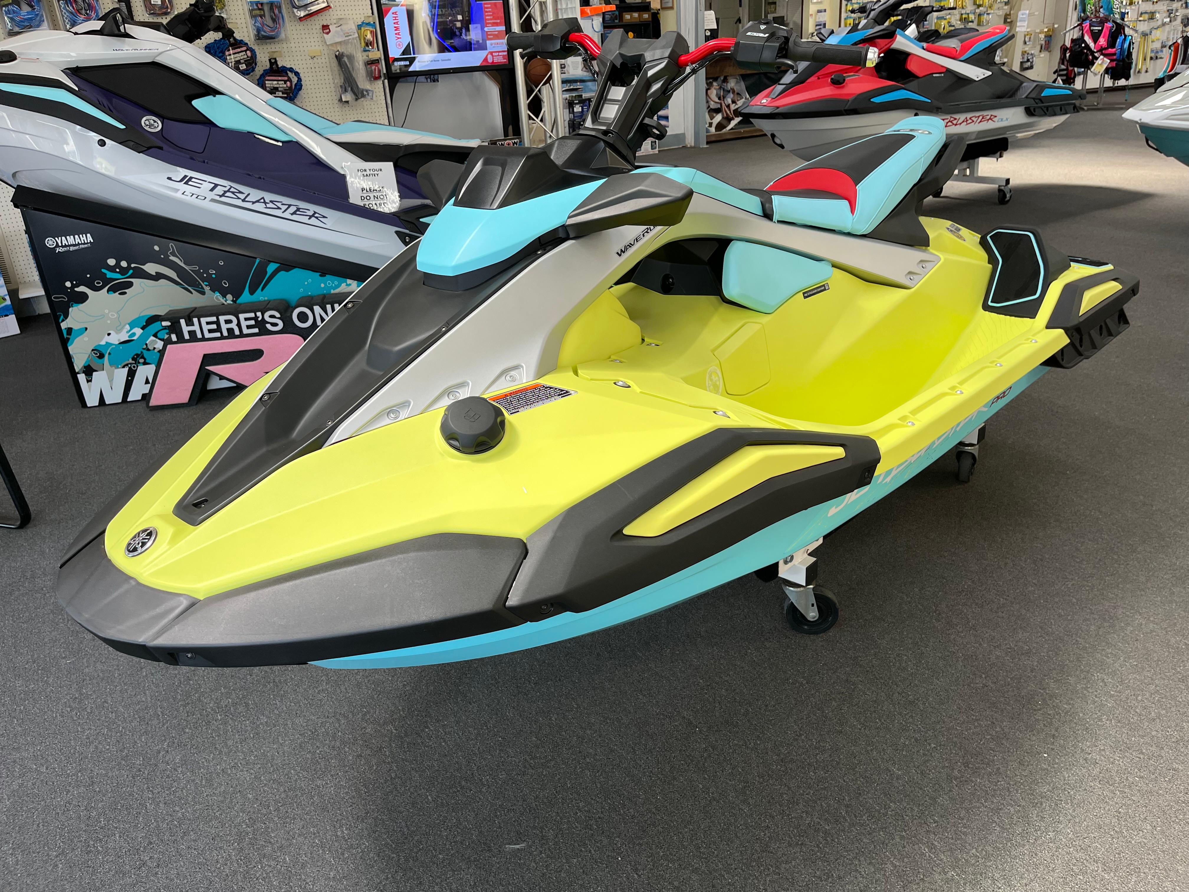 2025 Yamaha WaveRunner JetBlaster PRO 3-Up