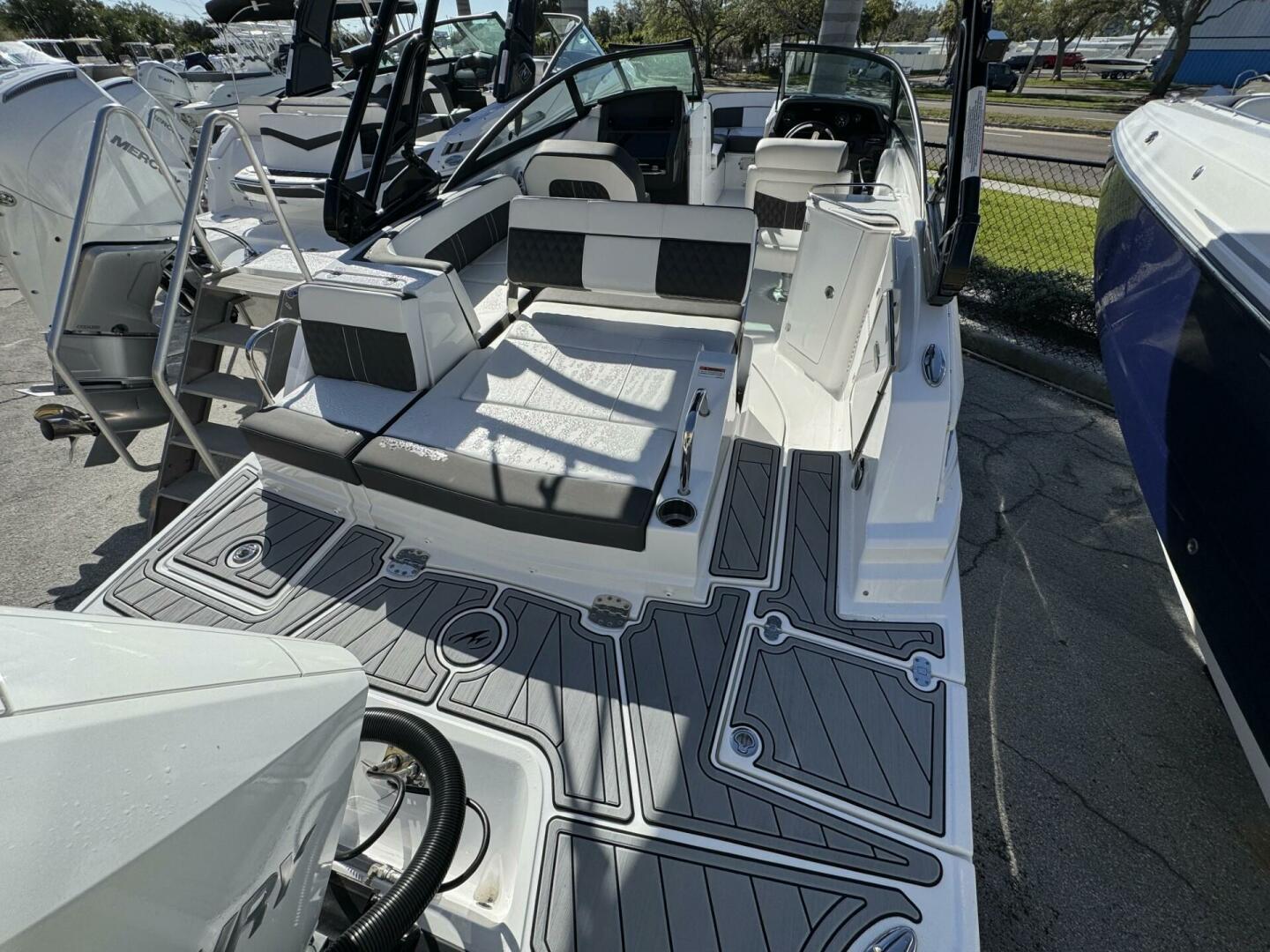 2025 Monterey M-45-4