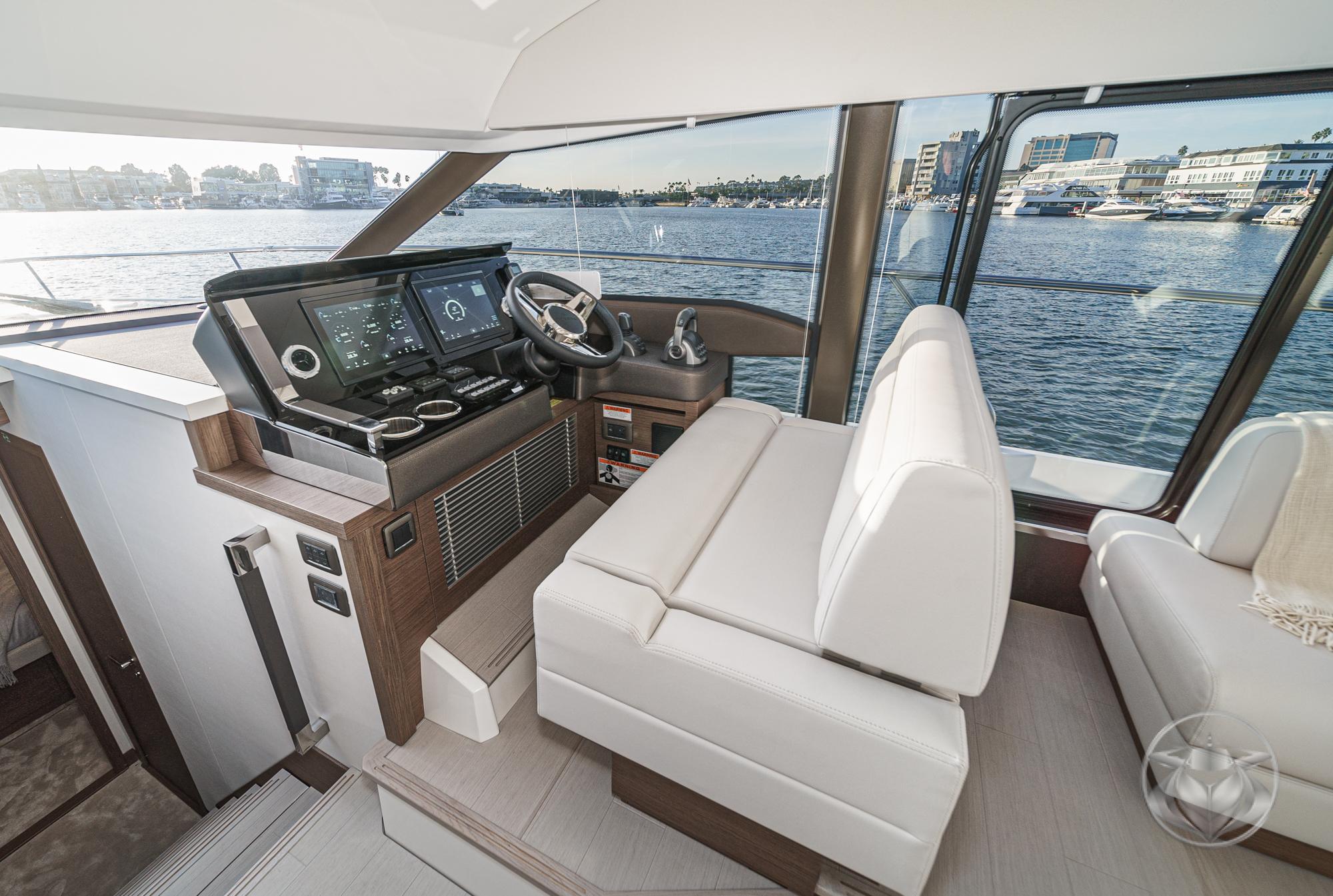 2025 Prestige 520 Fly #PR350F inventory image at Sun Country Marine Group, San Diego Marriott Marquis 2025 Prestige 520 Fly #PR350F inventory image at Sun Country Marine Group, San Diego Marriott Marquis
