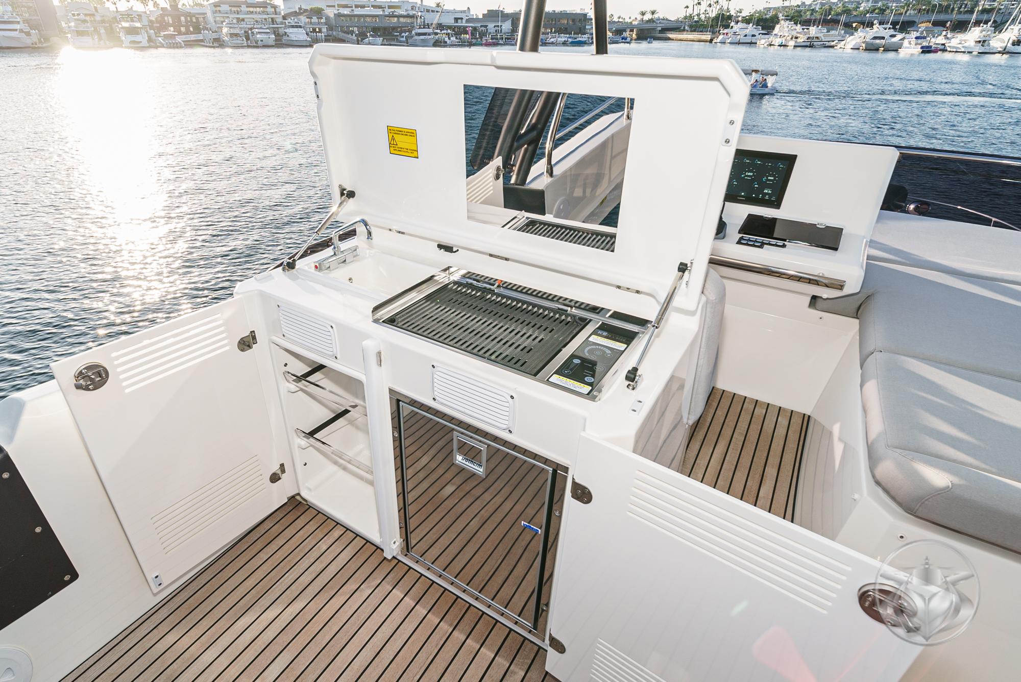 2025 Prestige 520 Fly #PR350F inventory image at Sun Country Marine Group, San Diego Marriott Marquis 2025 Prestige 520 Fly #PR350F inventory image at Sun Country Marine Group, San Diego Marriott Marquis