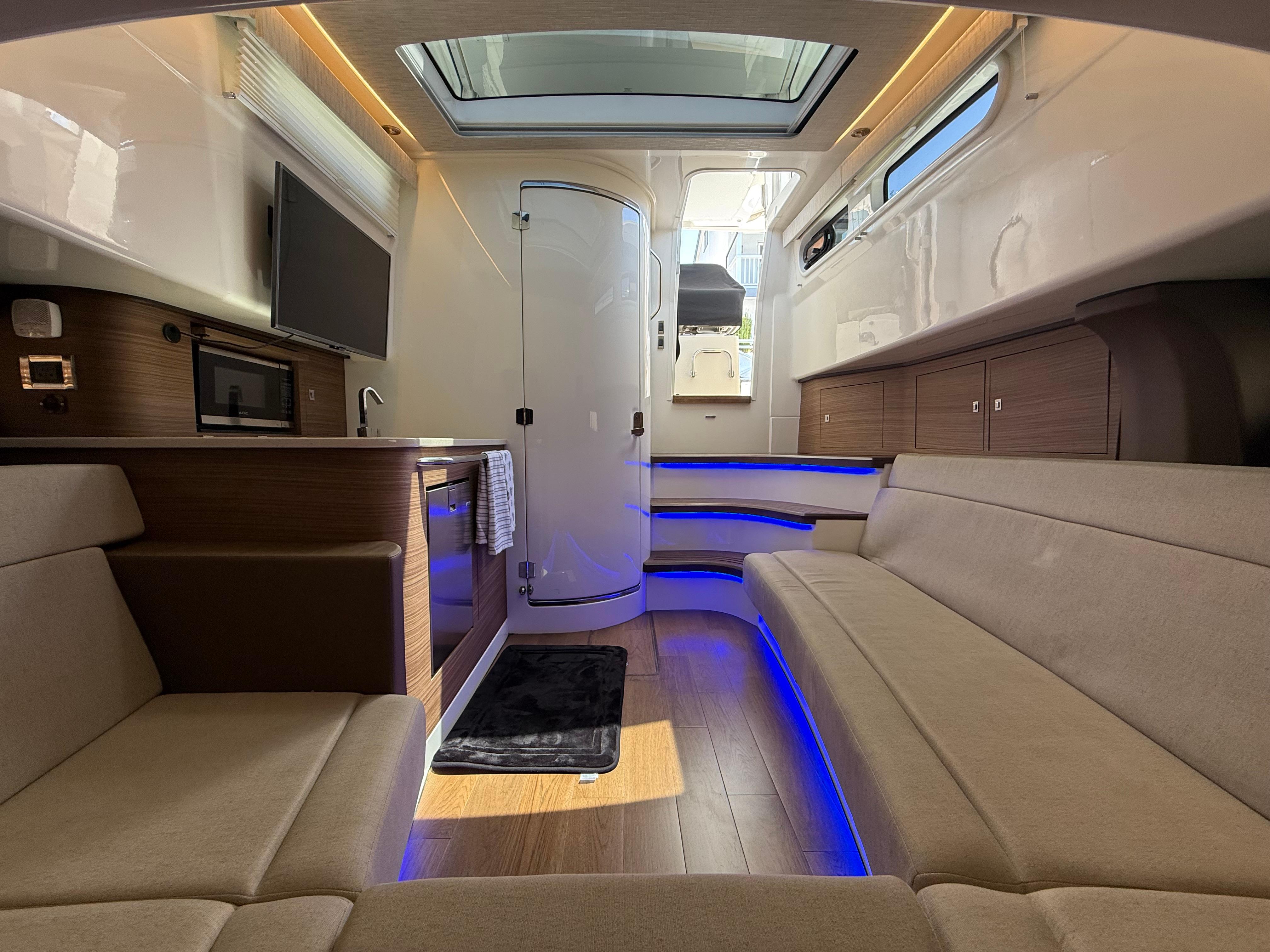2019 Boston Whaler 420 Outrage #TBRL0118LLC inventory image at Sun Country Marine Group, Newport Beach 2019 Boston Whaler 420 Outrage #TBRL0118LLC inventory image at Sun Country Marine Group, Newport Beach