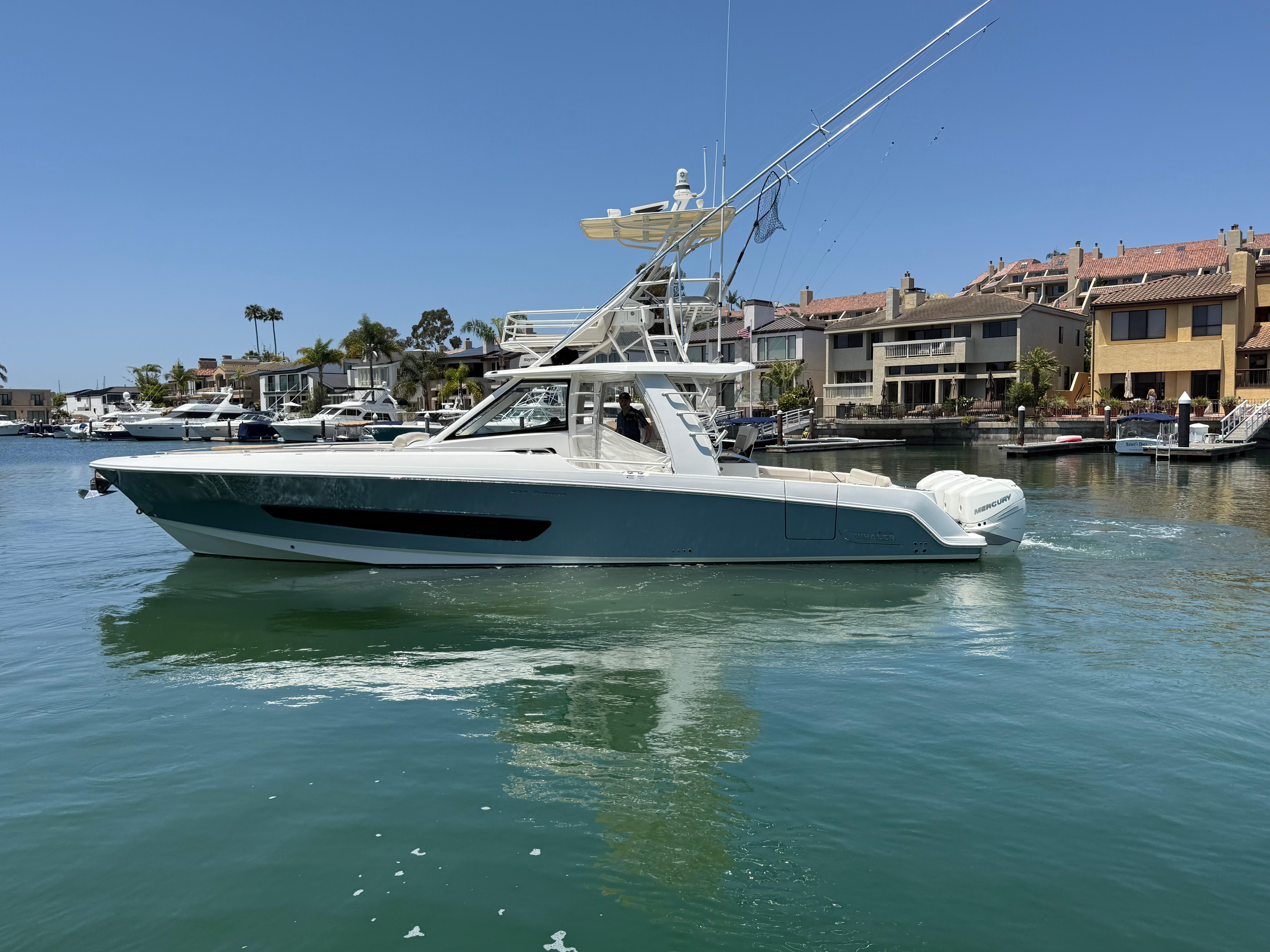 2019 Boston Whaler 420 Outrage #TBRL0118LLC inventory image at Sun Country Marine Group, Newport Beach 2019 Boston Whaler 420 Outrage #TBRL0118LLC inventory image at Sun Country Marine Group, Newport Beach
