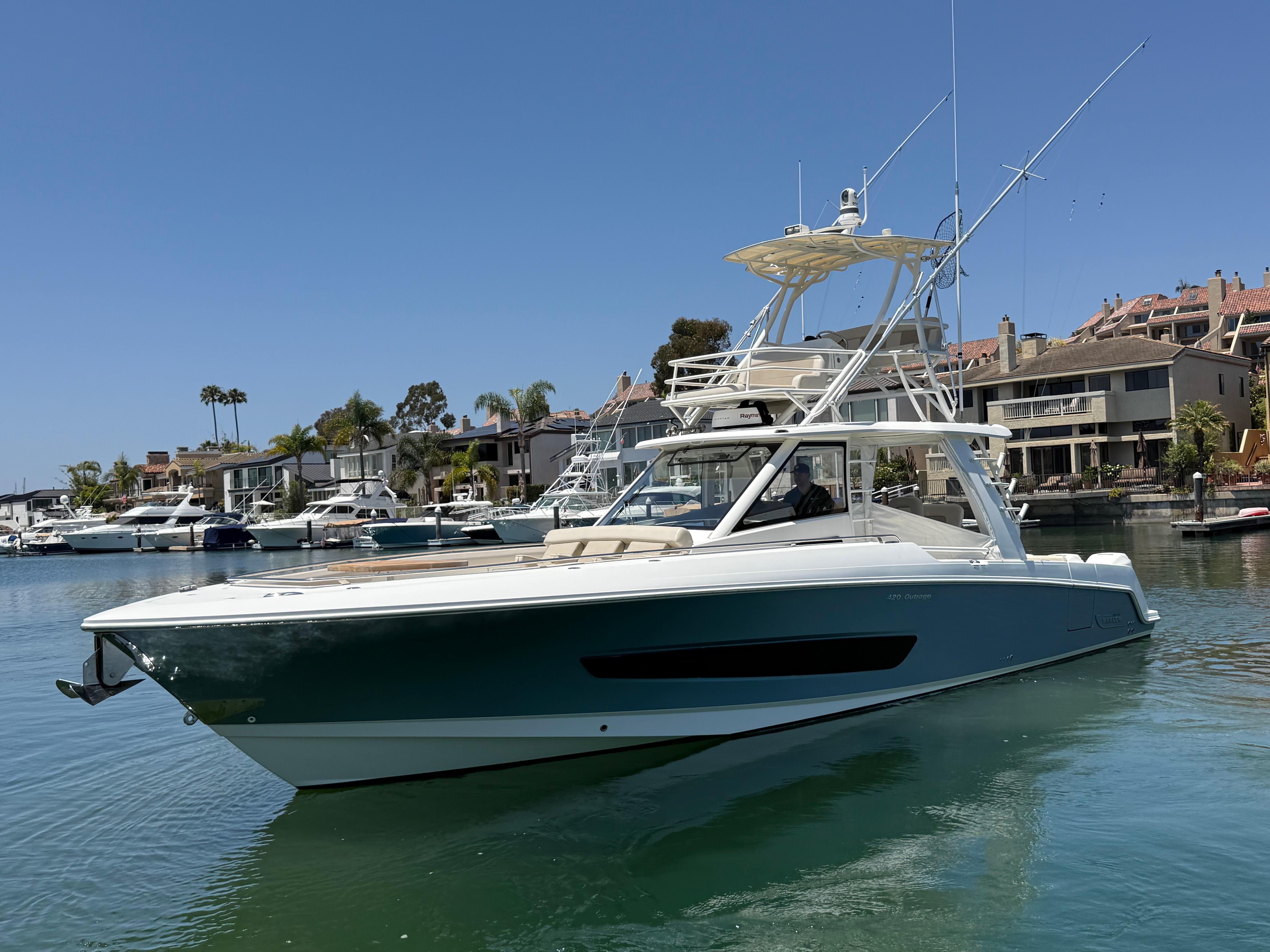 2019 Boston Whaler 420 Outrage #TBRL0118LLC inventory image at Sun Country Marine Group, Newport Beach 2019 Boston Whaler 420 Outrage #TBRL0118LLC inventory image at Sun Country Marine Group, Newport Beach