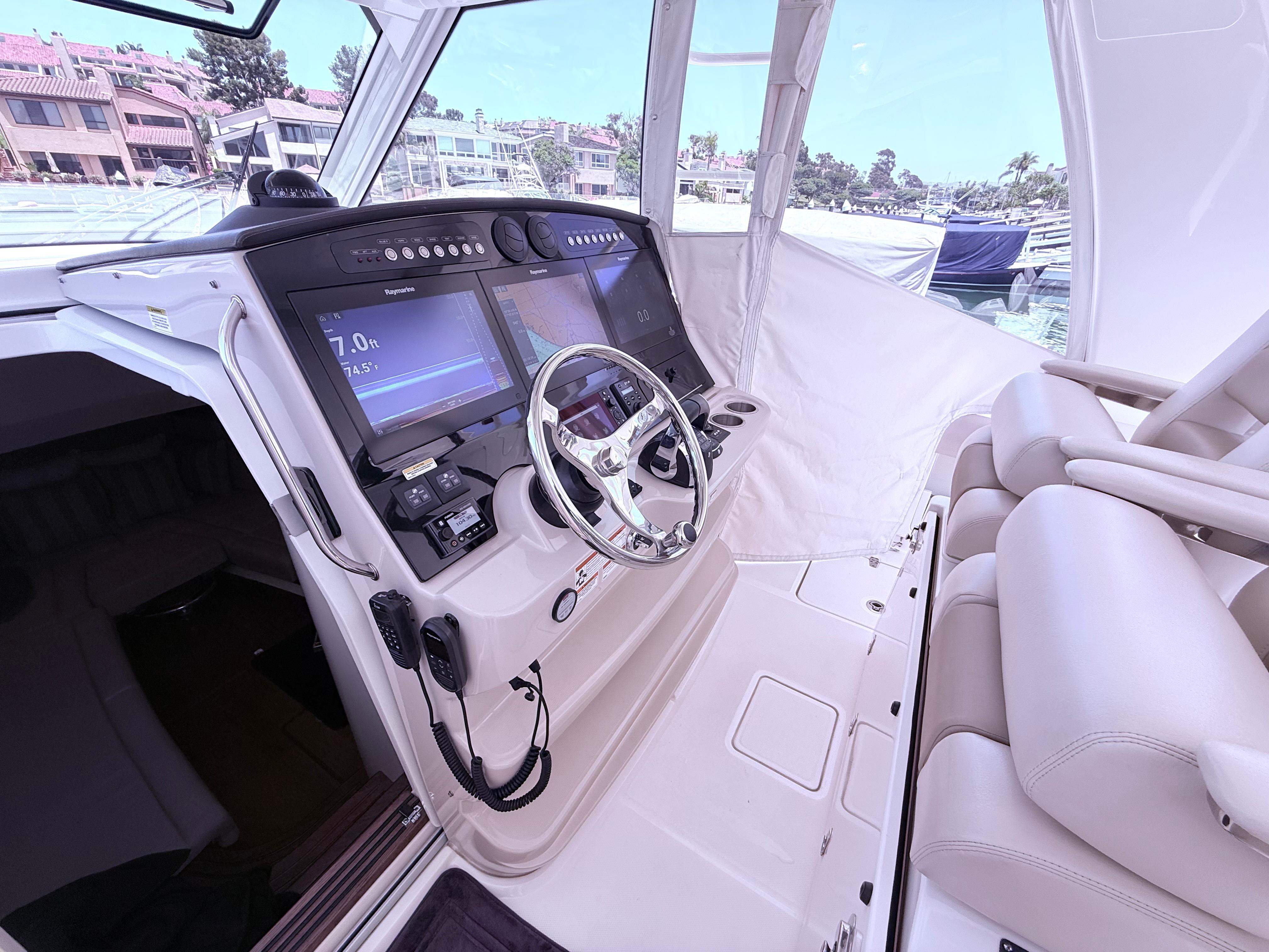 2019 Boston Whaler 420 Outrage #TBRL0118LLC inventory image at Sun Country Marine Group, Newport Beach 2019 Boston Whaler 420 Outrage #TBRL0118LLC inventory image at Sun Country Marine Group, Newport Beach