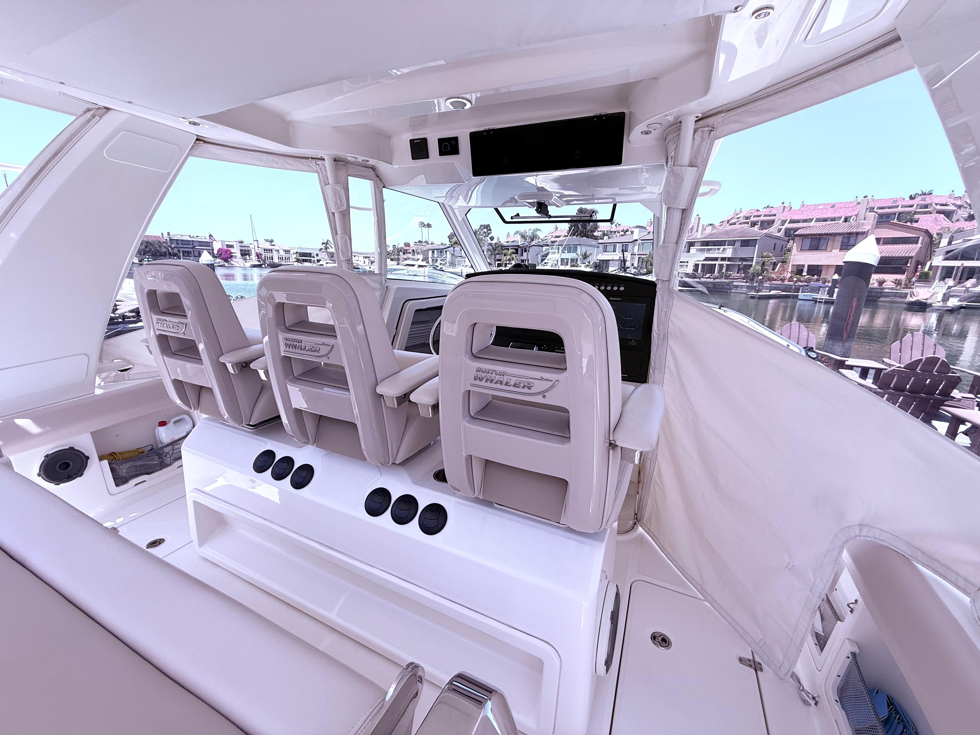 2019 Boston Whaler 420 Outrage #TBRL0118LLC inventory image at Sun Country Marine Group, Newport Beach 2019 Boston Whaler 420 Outrage #TBRL0118LLC inventory image at Sun Country Marine Group, Newport Beach