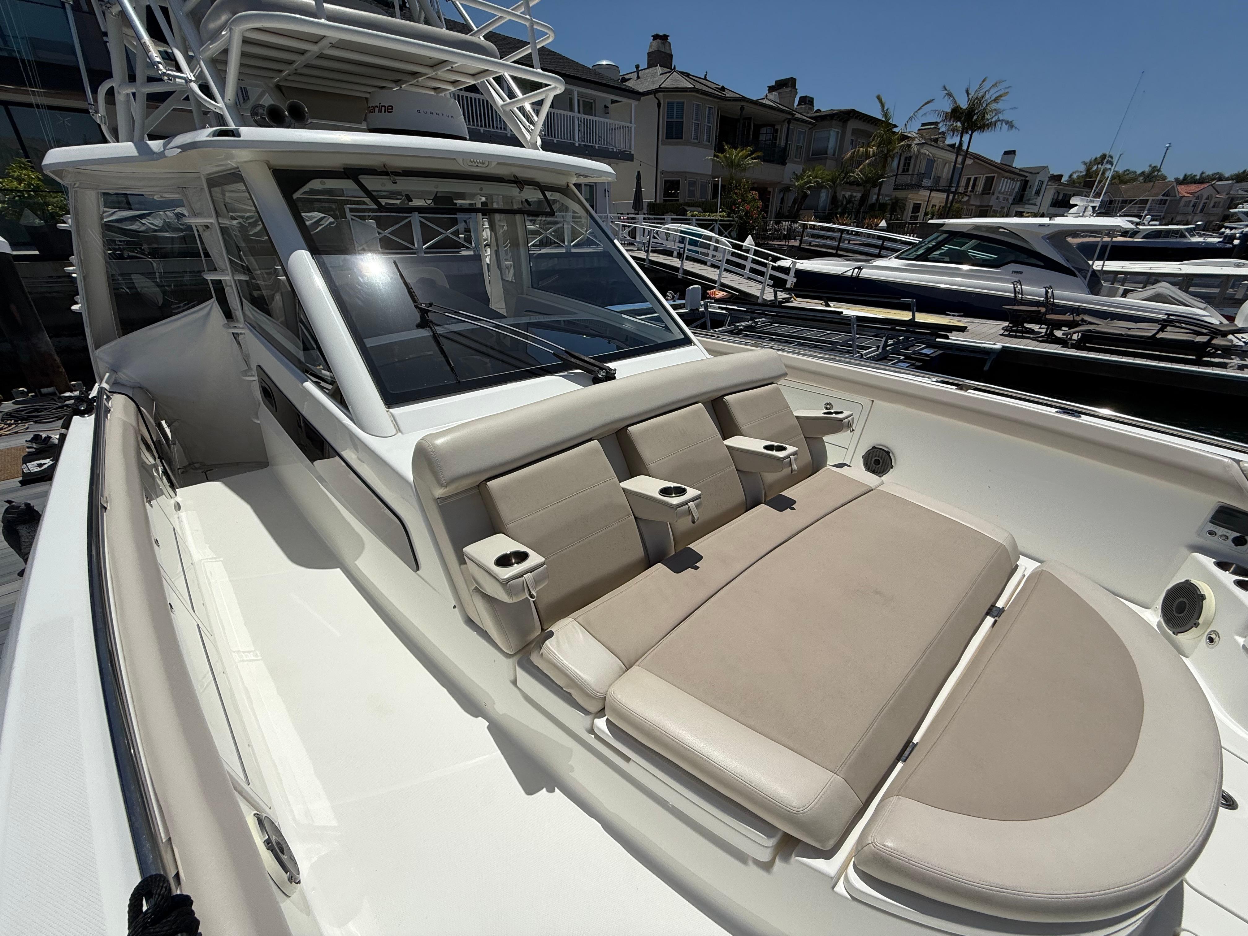 2019 Boston Whaler 420 Outrage #TBRL0118LLC inventory image at Sun Country Marine Group, Newport Beach 2019 Boston Whaler 420 Outrage #TBRL0118LLC inventory image at Sun Country Marine Group, Newport Beach