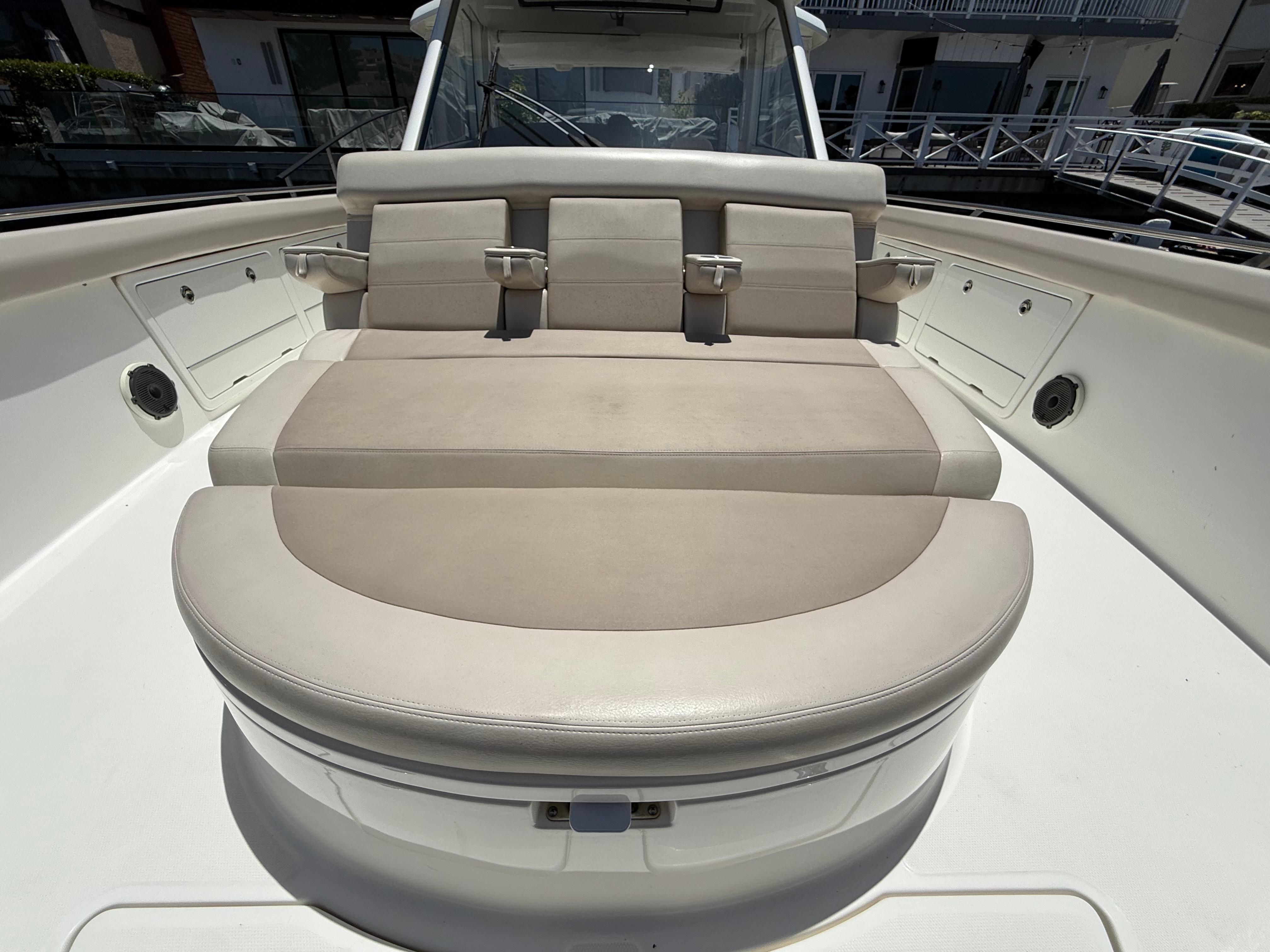 2019 Boston Whaler 420 Outrage #TBRL0118LLC inventory image at Sun Country Marine Group, Newport Beach 2019 Boston Whaler 420 Outrage #TBRL0118LLC inventory image at Sun Country Marine Group, Newport Beach