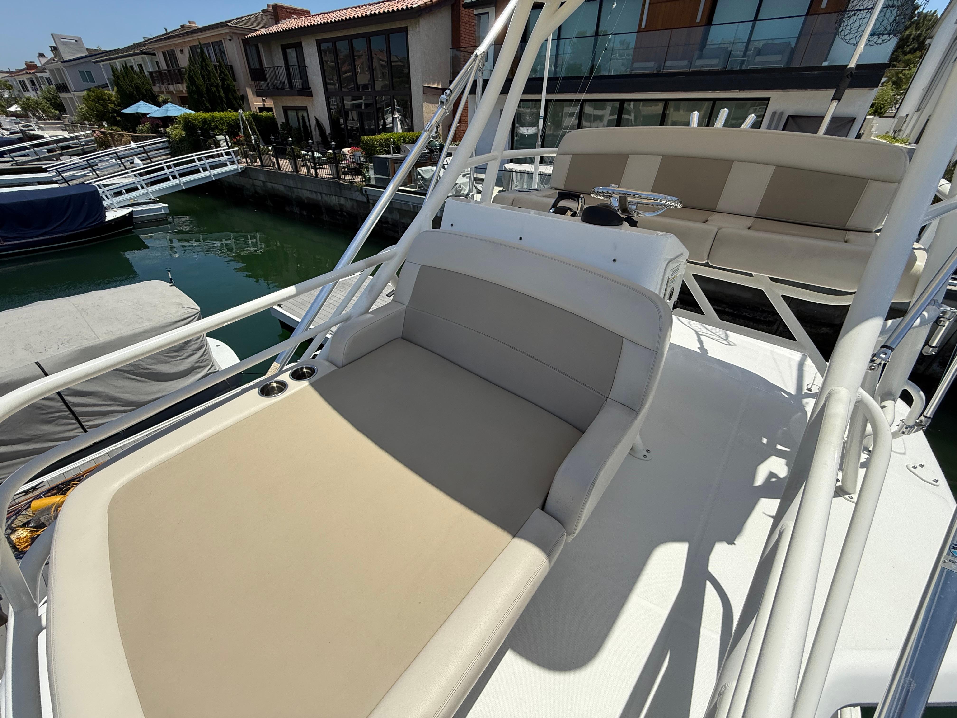 2019 Boston Whaler 420 Outrage #TBRL0118LLC inventory image at Sun Country Marine Group, Newport Beach 2019 Boston Whaler 420 Outrage #TBRL0118LLC inventory image at Sun Country Marine Group, Newport Beach
