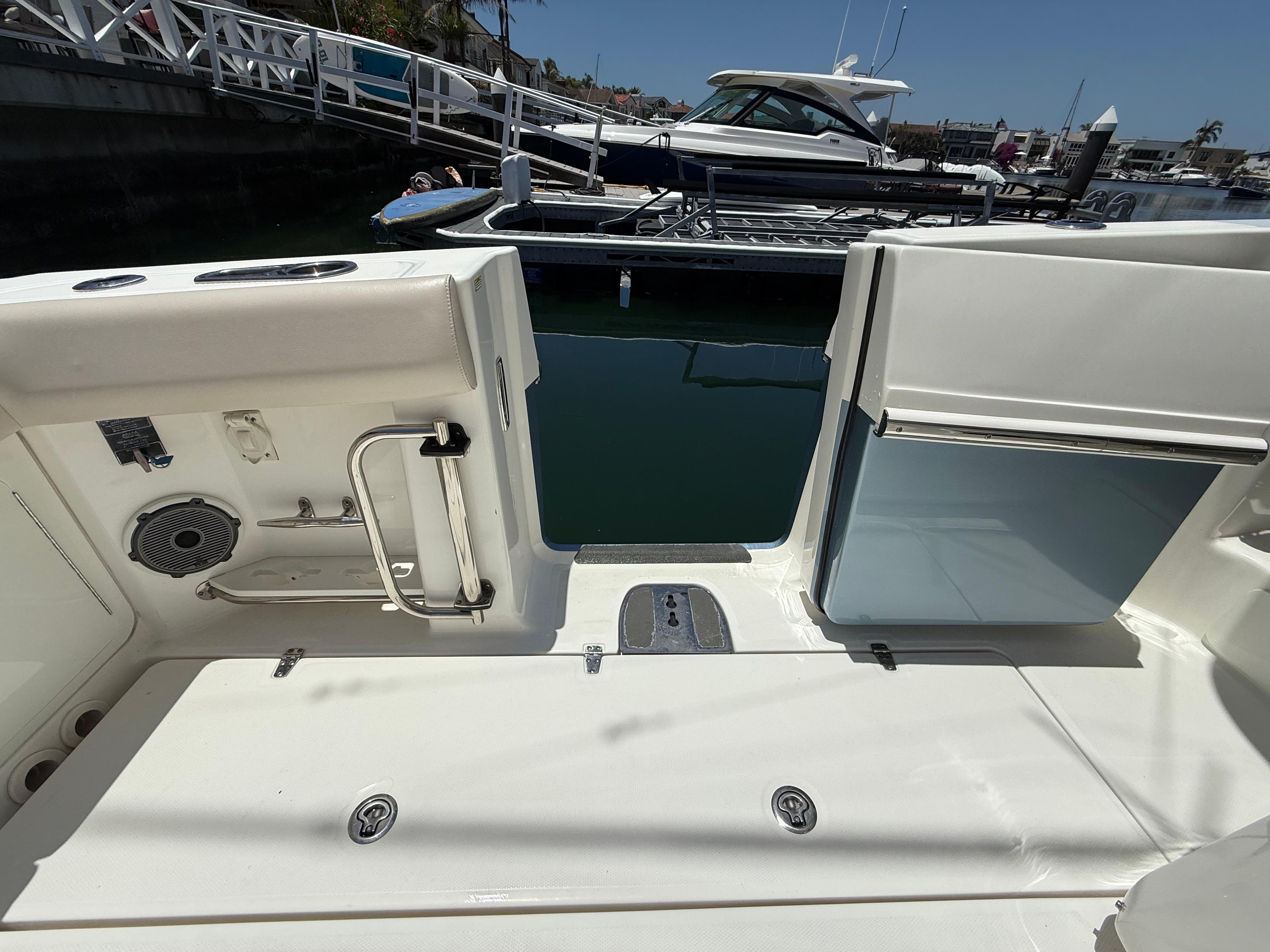 2019 Boston Whaler 420 Outrage #TBRL0118LLC inventory image at Sun Country Marine Group, Newport Beach 2019 Boston Whaler 420 Outrage #TBRL0118LLC inventory image at Sun Country Marine Group, Newport Beach