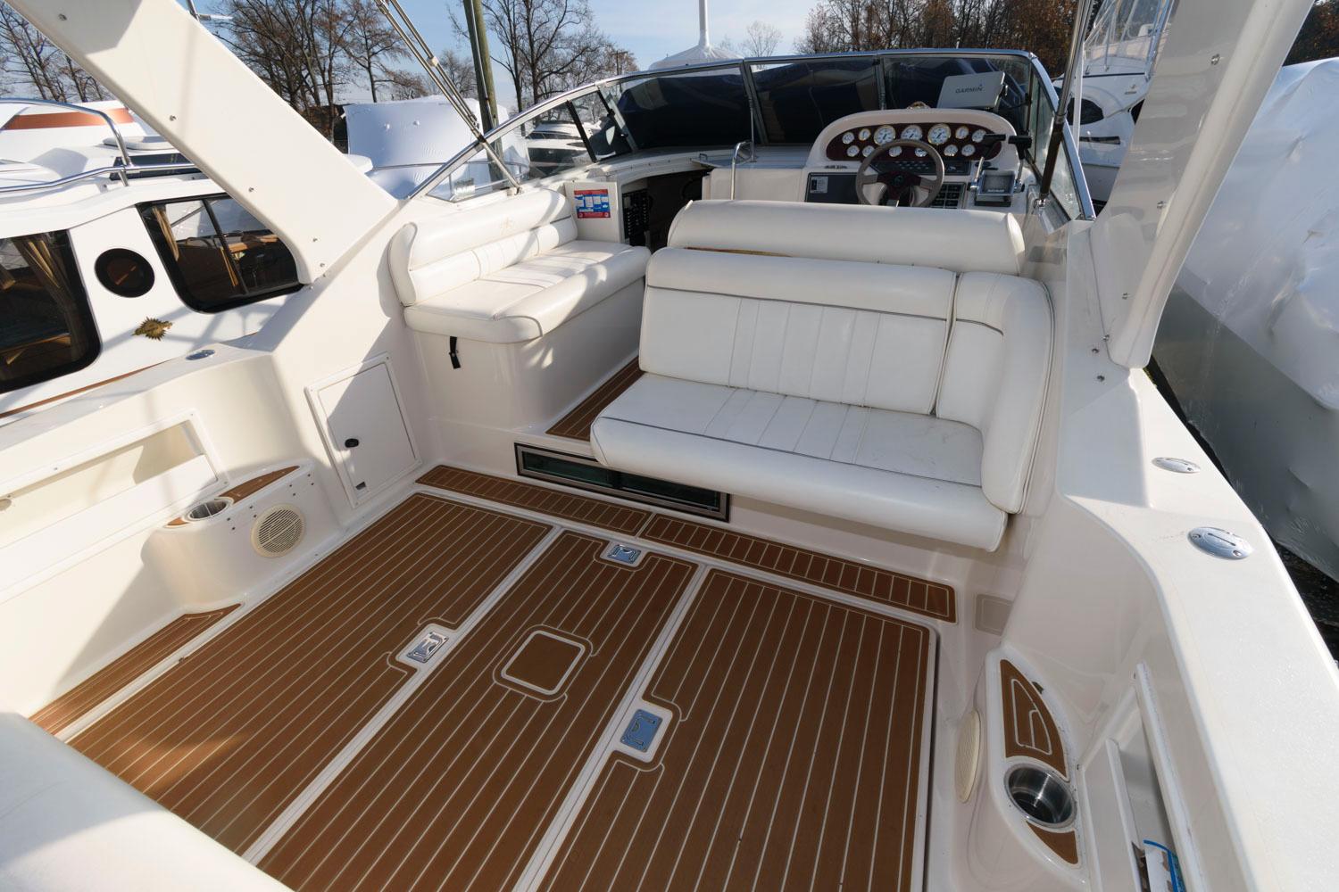 M 6678 RD Knot 10 Yacht Sales