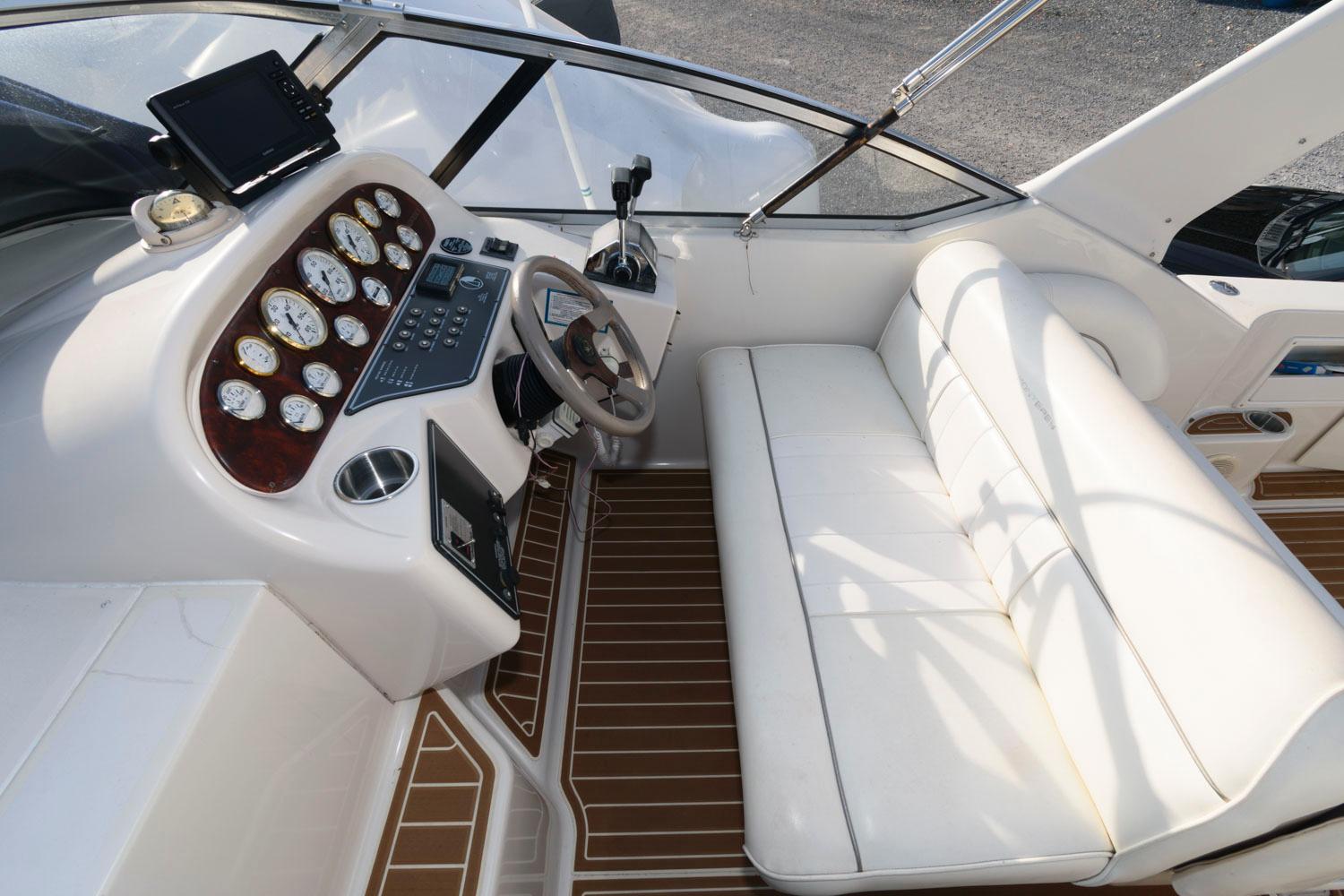 M 6678 RD Knot 10 Yacht Sales