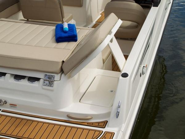 2022 Bayliner boat for sale, model of the boat is VR5 Bowrider & Image # 7 of 51