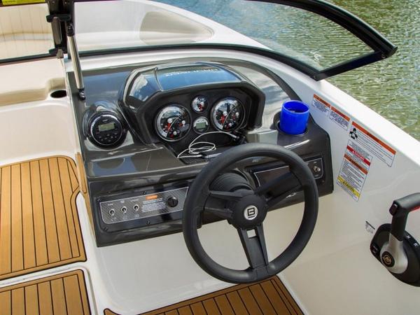 2022 Bayliner boat for sale, model of the boat is VR5 Bowrider & Image # 10 of 51