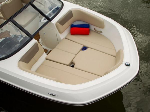 2022 Bayliner boat for sale, model of the boat is VR5 Bowrider & Image # 28 of 51