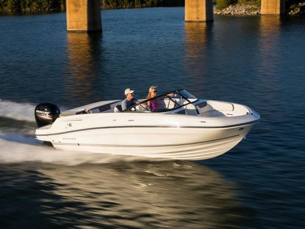 2022 Bayliner boat for sale, model of the boat is VR5 Bowrider & Image # 35 of 51