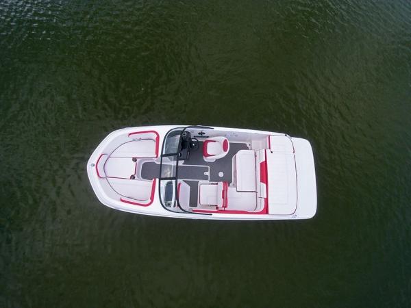 2022 Bayliner boat for sale, model of the boat is VR5 Bowrider & Image # 37 of 51