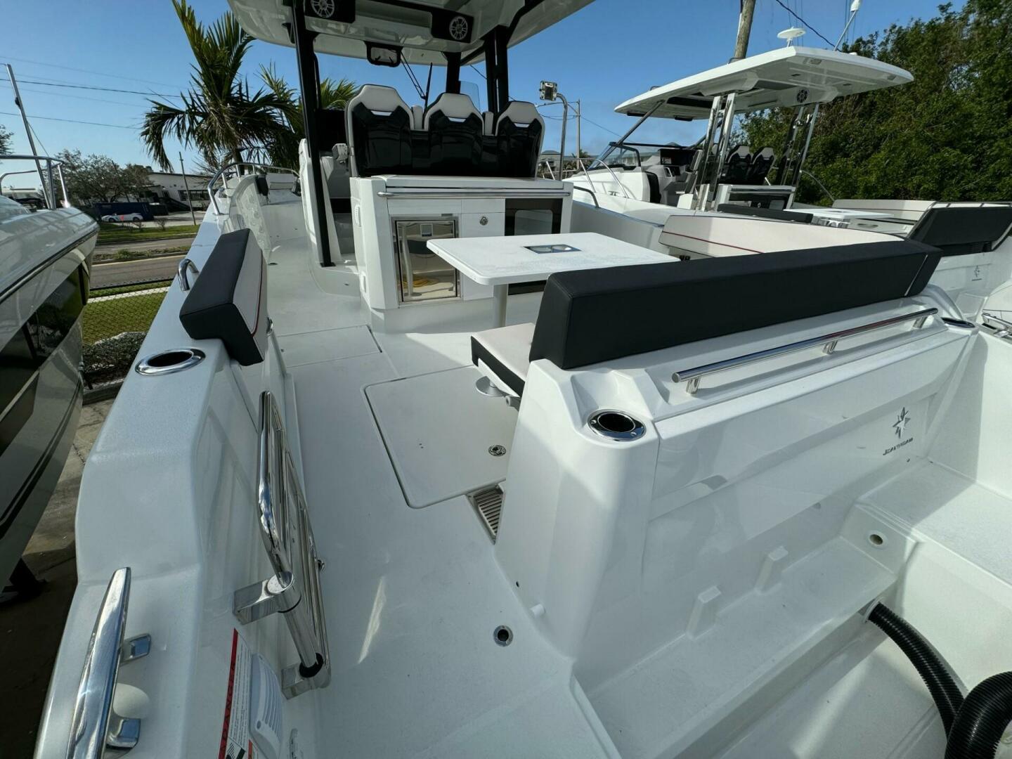 2024 Jeanneau 10.5 CC-3
