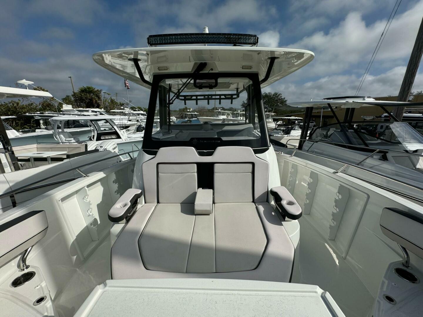 2024 Jeanneau 10.5 CC-12