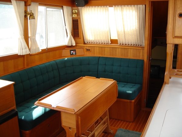 Salon Starboard Side
