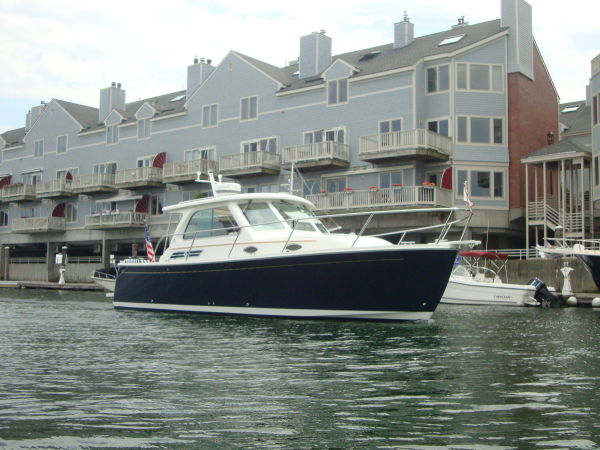 Back Cove 30 - starboard bow view