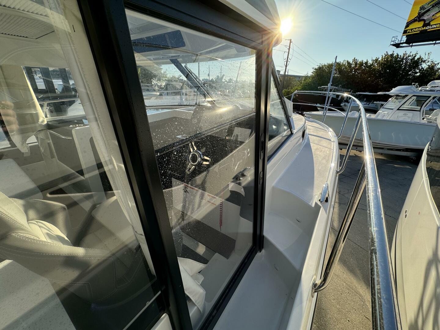 2025 Jeanneau NC 1095 Weekender-13