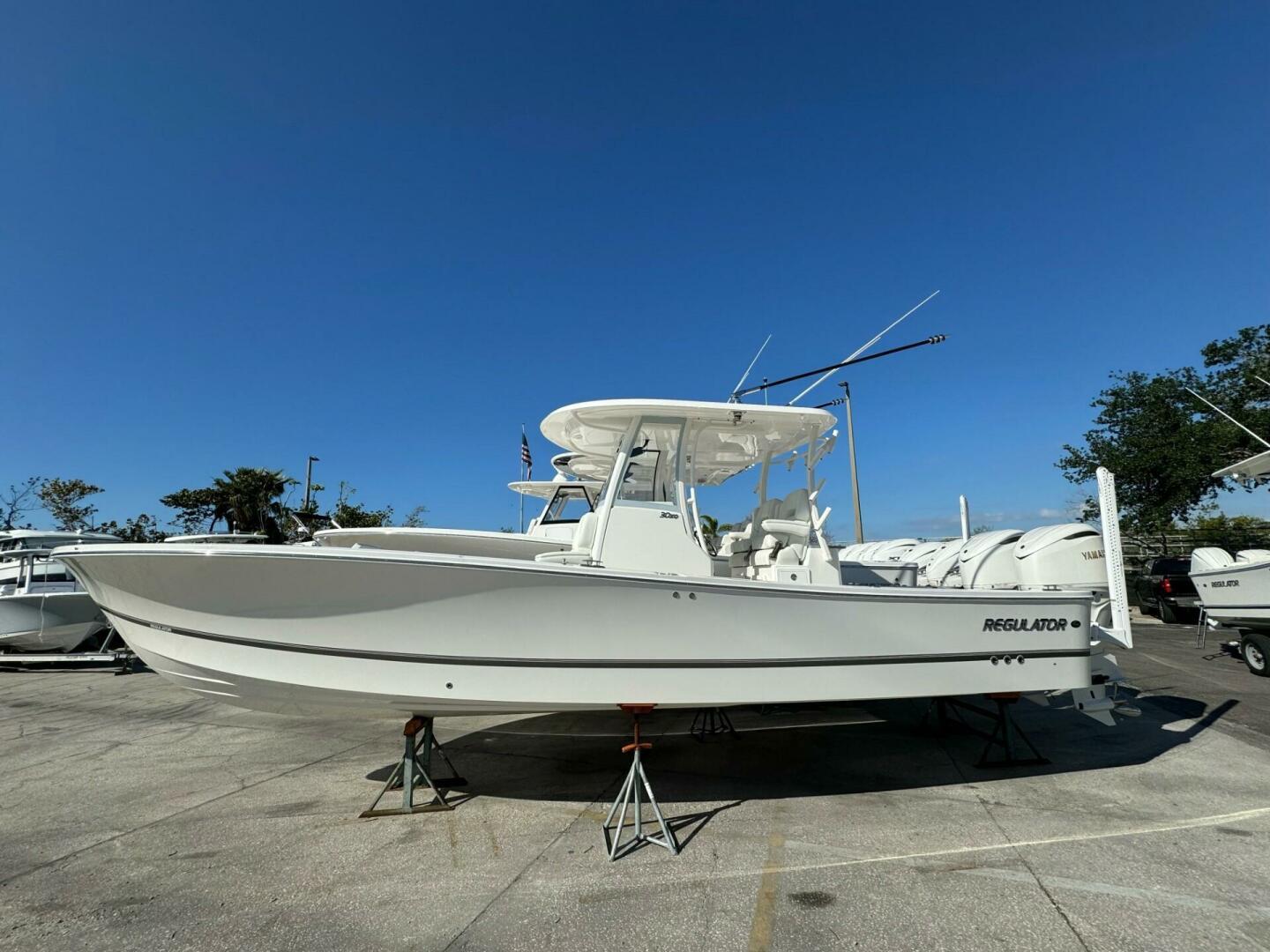 2025 Regulator 30 XO-4