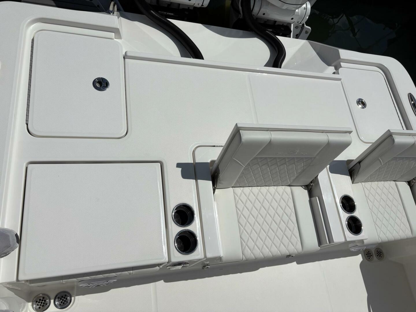 2025 Regulator 30 XO-6