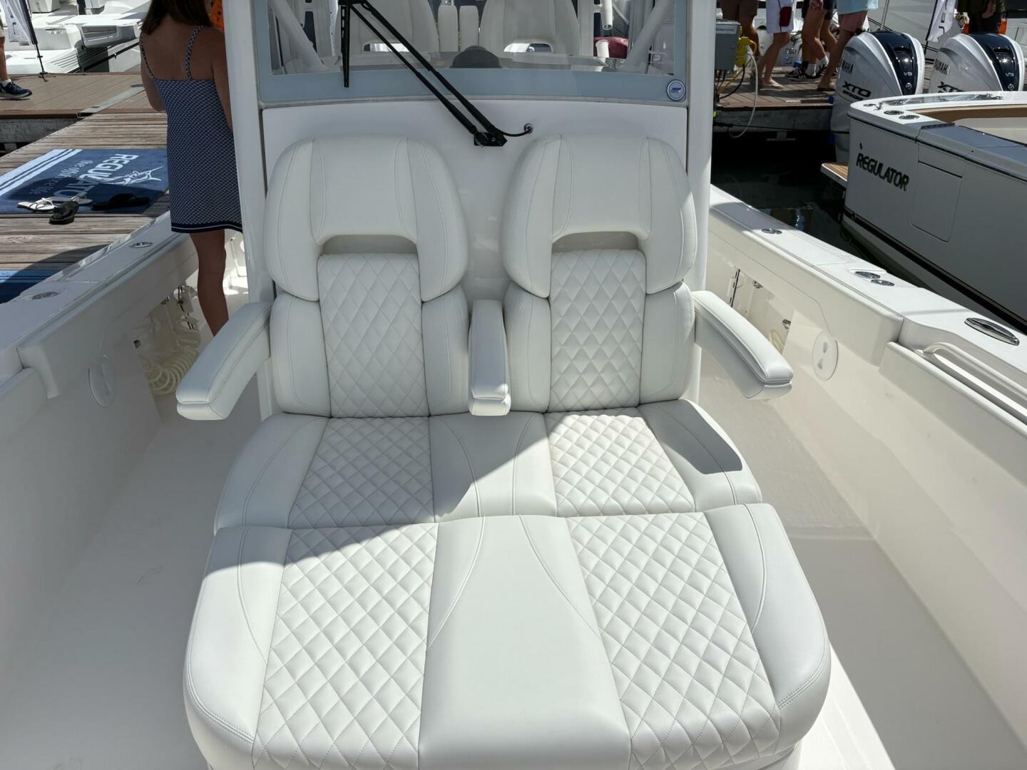 2025 Regulator 30 XO-16