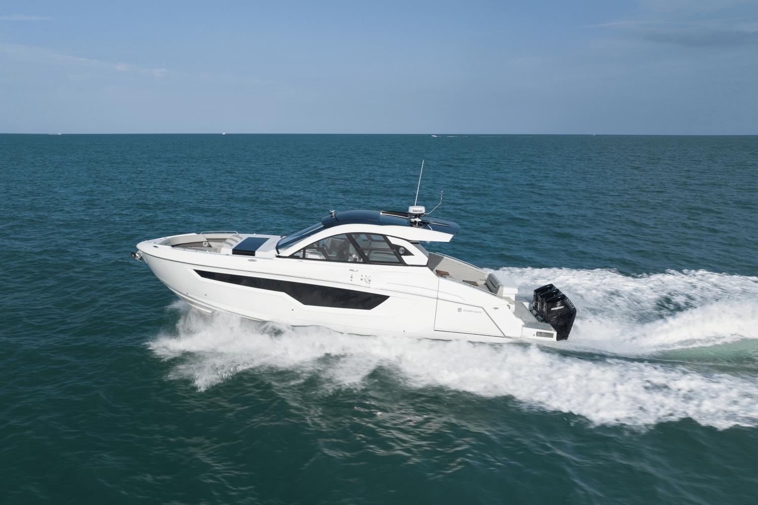 2025-cruisers-yachts-50-gls-outboard-power-9754114-976602501-0-100420251325-1