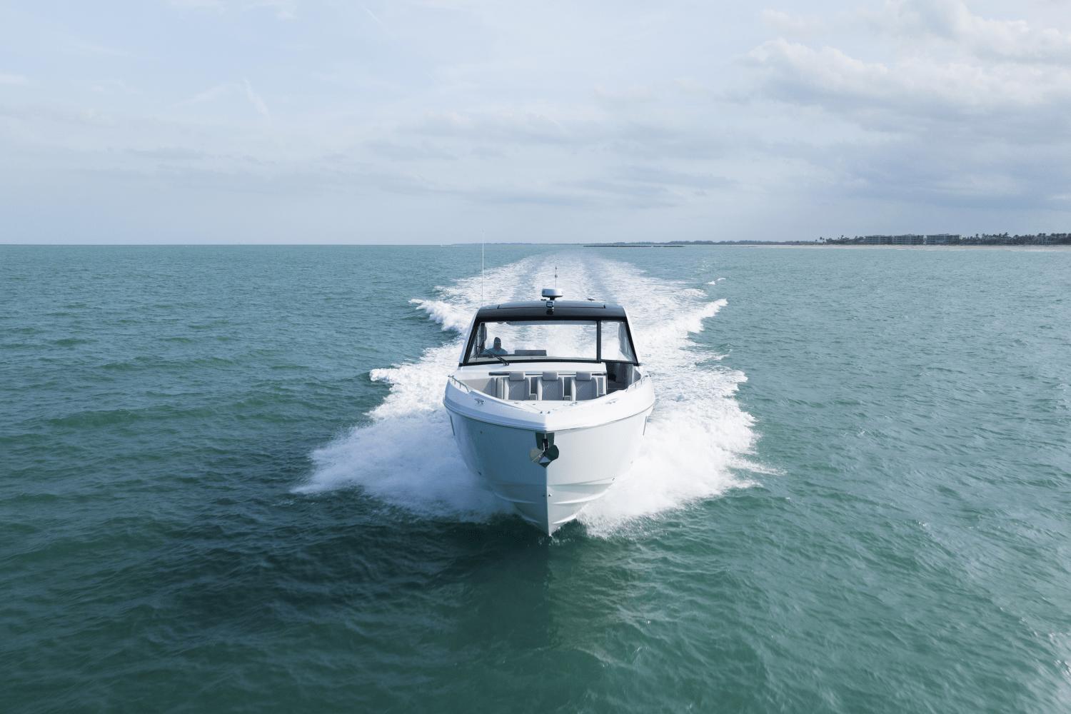 2025-cruisers-yachts-50-gls-outboard-power-9754114-976602502-0-100420251325-2