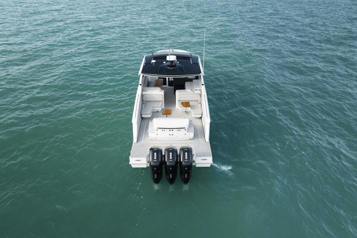 2025-cruisers-yachts-50-gls-outboard-power-9754114-976602506-0-100420251325-6