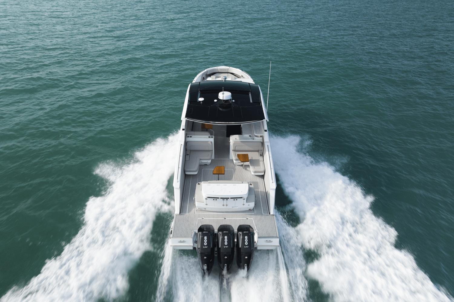 2025-cruisers-yachts-50-gls-outboard-power-9754114-976602507-0-100420251325-7
