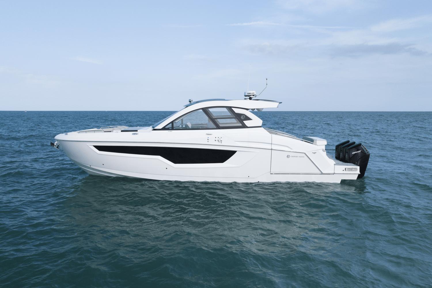 2025-cruisers-yachts-50-gls-outboard-power-9754114-976602509-0-100420251325-9