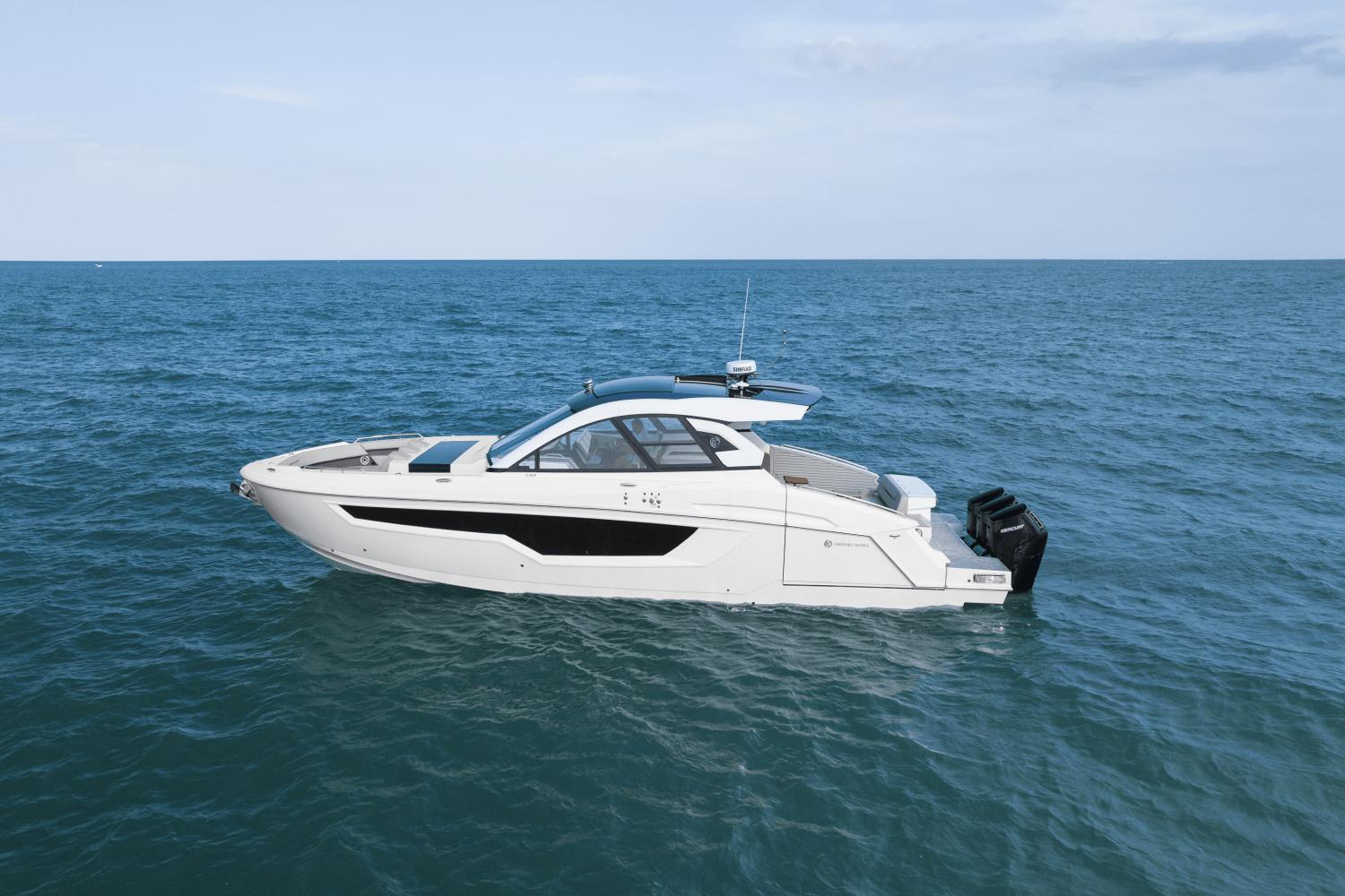 2025-cruisers-yachts-50-gls-outboard-power-9754114-976602513-0-100420251325-13