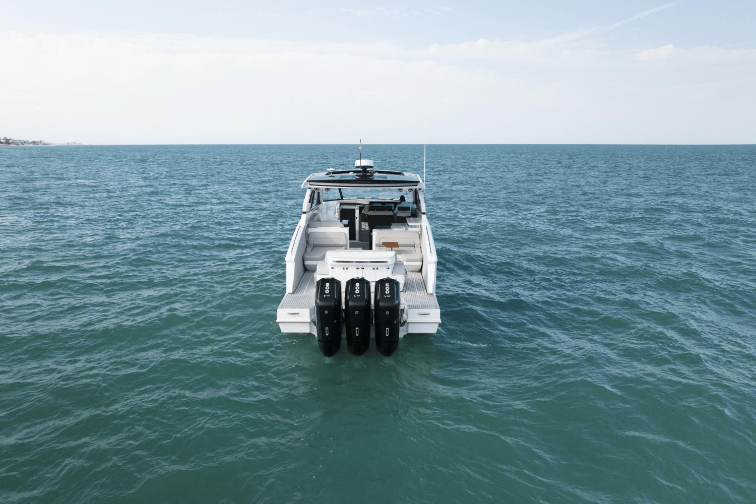 2025-cruisers-yachts-50-gls-outboard-power-9754114-976602515-0-100420251325-15
