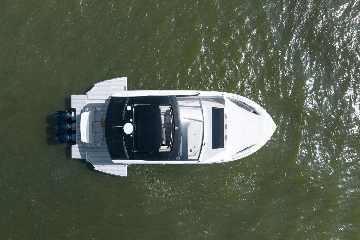 2025-cruisers-yachts-50-gls-outboard-power-9754114-976602517-0-100420251325-17