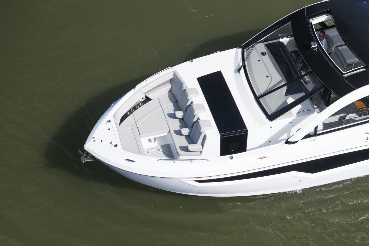 2025-cruisers-yachts-50-gls-outboard-power-9754114-976602522-0-100420251325-22
