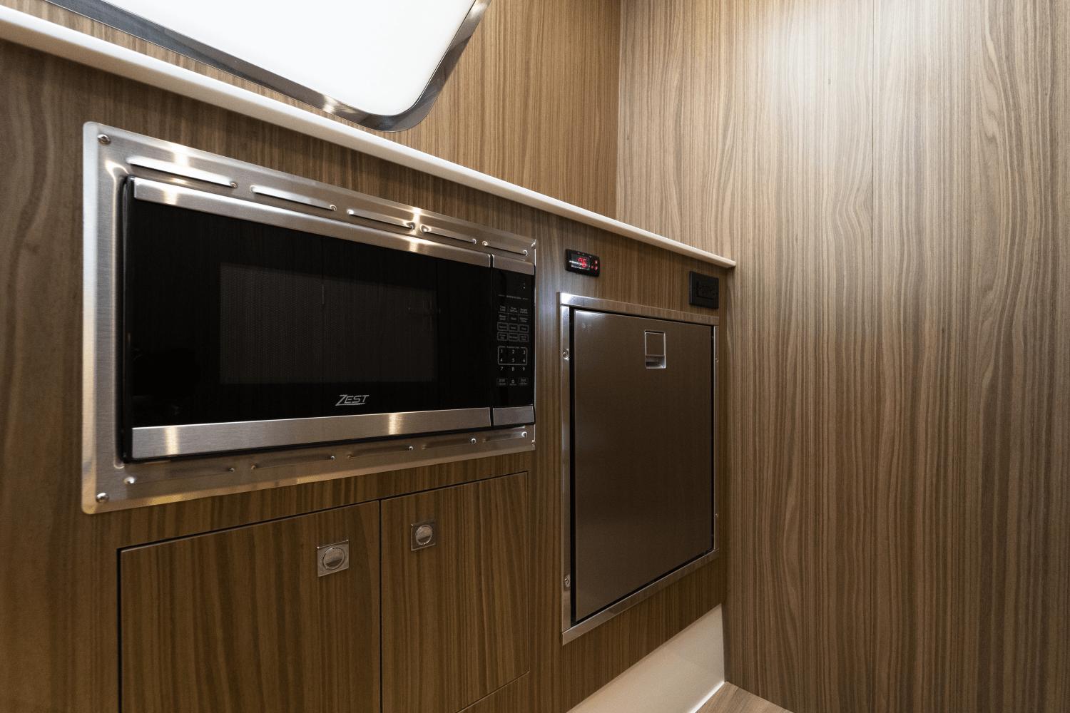 2025-cruisers-yachts-50-gls-outboard-power-9754114-976602527-0-100420251325-27