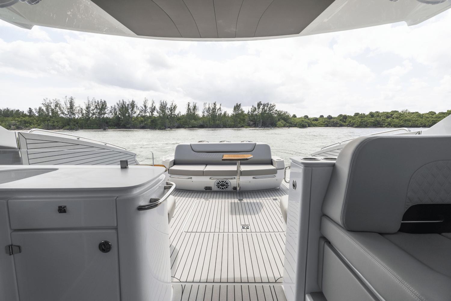 2025-cruisers-yachts-50-gls-outboard-power-9754114-976602549-0-100420251325-49